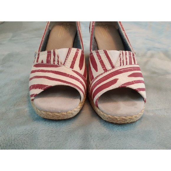 TOMS 10M Red Stripe Peep Toe Wedge Espadrilles 3-3/8" Woven Jute Heel - Picture 2 of 7